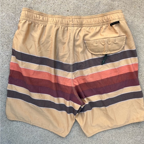 Men's Vissla Board Shorts Multicolor Colorblock M Striped Beach Surf Swim Sun - Picture 7 of 11